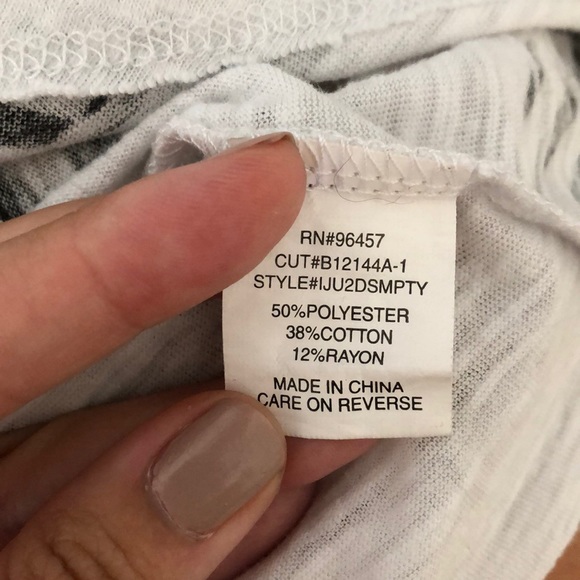 Black and White Heart Tank Top - Picture 4 of 4